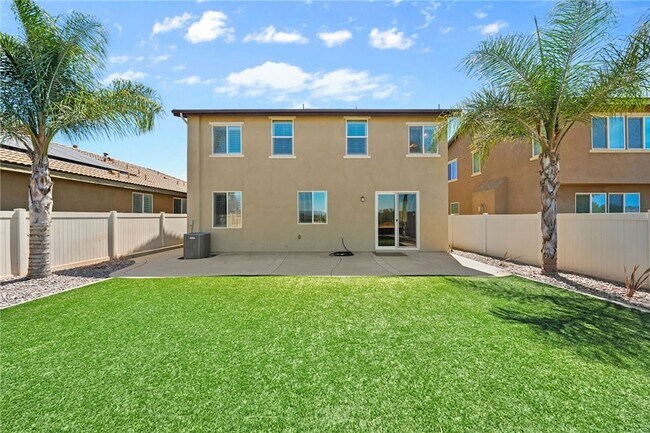 Building Photo - 37749 Fiesta Flower St