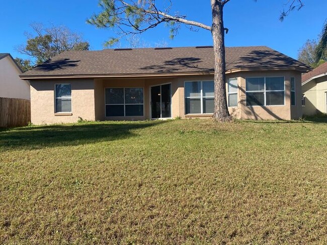 Building Photo - Wonderful 3/2 Home w/ Pond View Near UCF