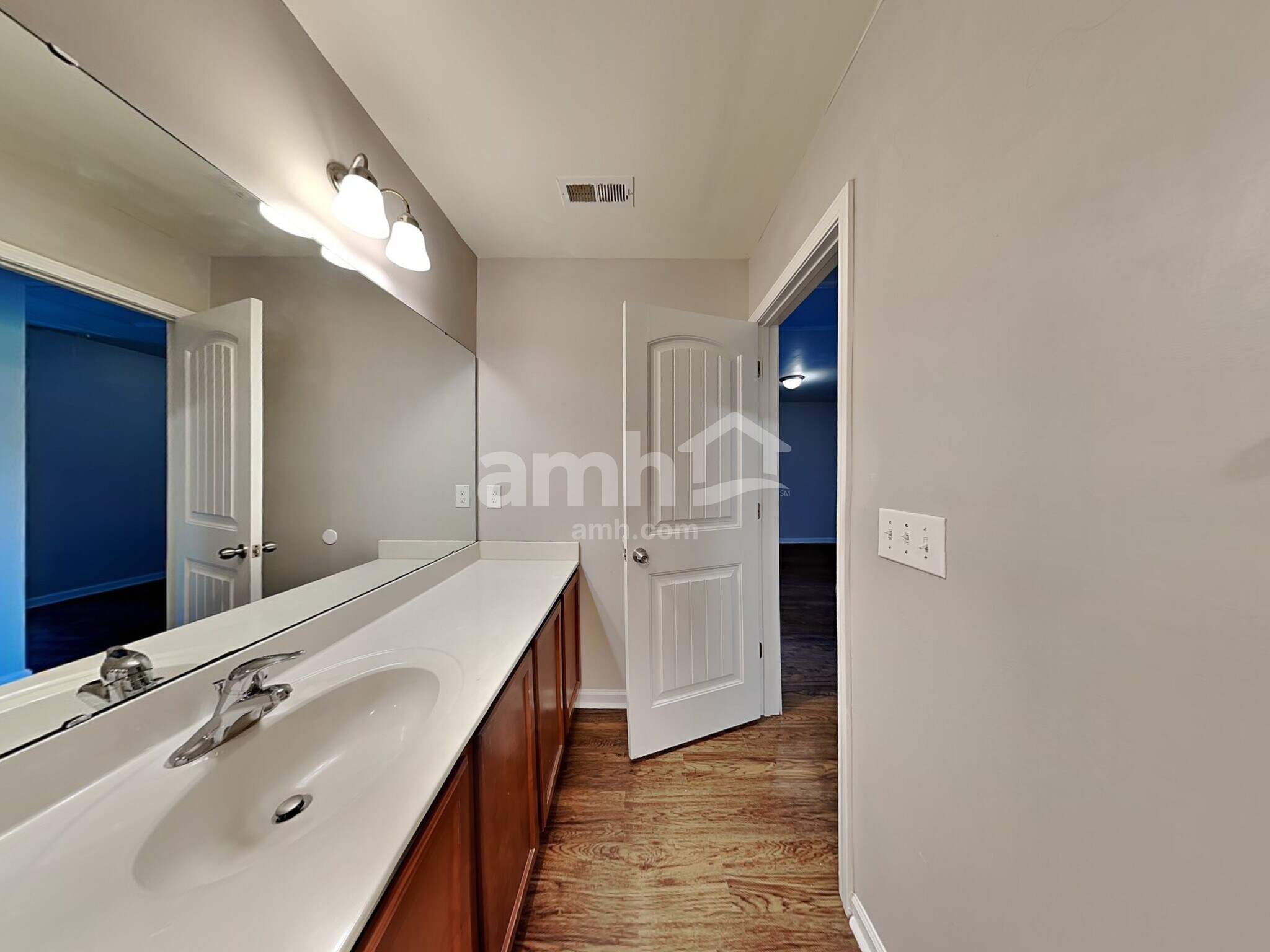 Building Photo - 4489 Middletown Dr