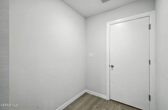 Building Photo - 1033 Candelilla St