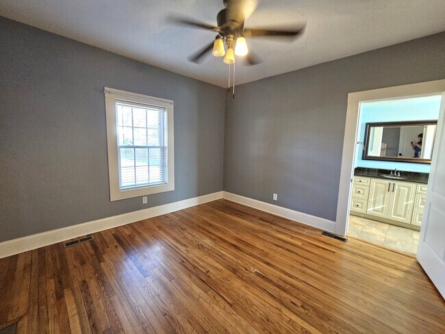 Building Photo - 23 McAdoo Ave