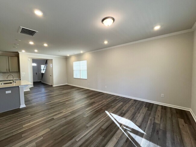 Building Photo - Stunning 4BD, 3BA Durham Home within Close Proximity to RDU Airport, Brier Creek, and Downtown Du...