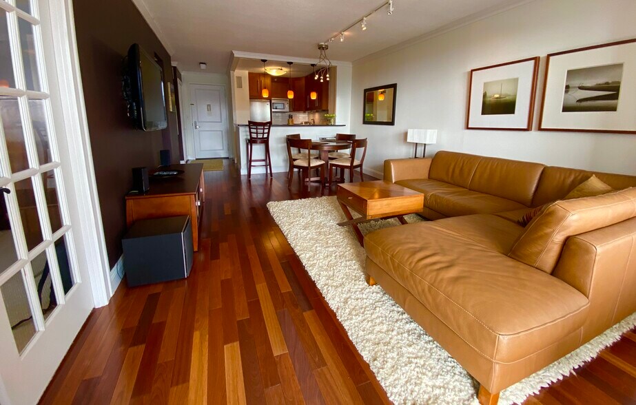 Building Photo - 151 Tremont St