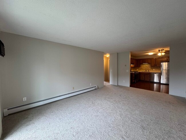 Building Photo - 379 Huse Rd