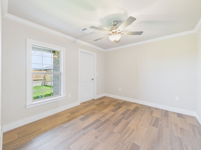 Building Photo - 9770 Elite St