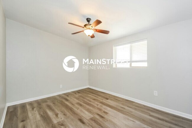Building Photo - 3 Bedroom Pet-Friendly Home in TUCSON, AZ with Main Street Renewal