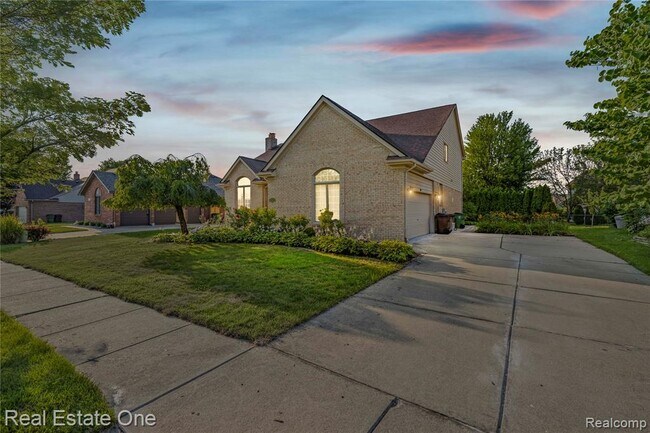 Building Photo - 13987 Glenwood Dr