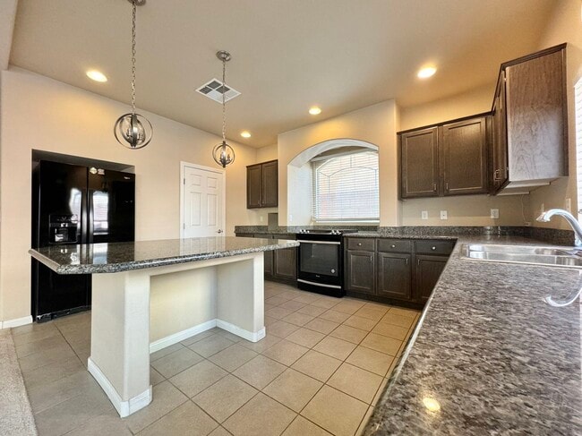 Building Photo - 8173 Crimson Creek Ct