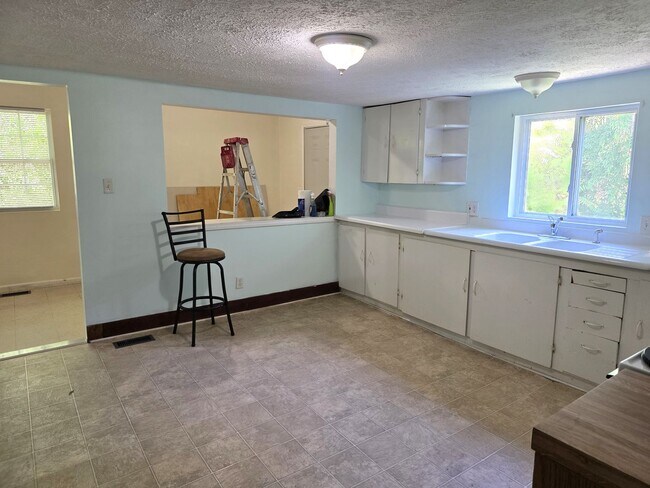 Building Photo - 2 Bed 1 Bath House - Rolling Hill Rd Mount Airy