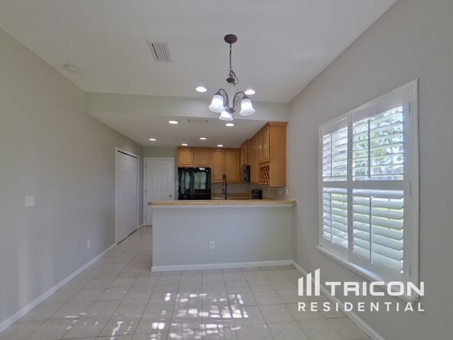 Building Photo - 582 Summer Breeze Dr N