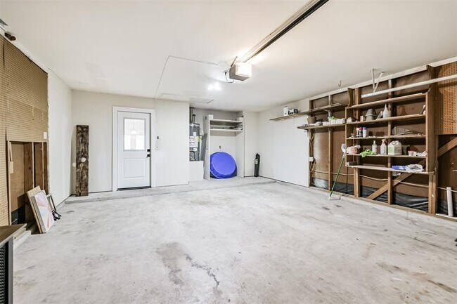 Building Photo - 10615 Prospect Hill Dr