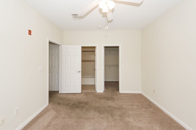 Building Photo - 2 Bedroom 1 Bath Condo in Concord West of the Ashely - West Ashley