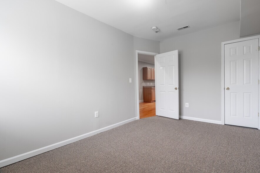 Building Photo - 1267 Meigs Place NE, Unit #3