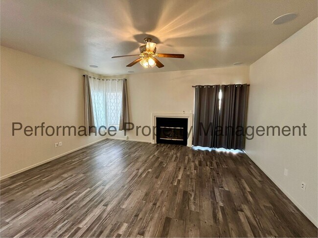 Building Photo - Gorgeous 3 Bed/2 Bath + Office Smart Home ...
