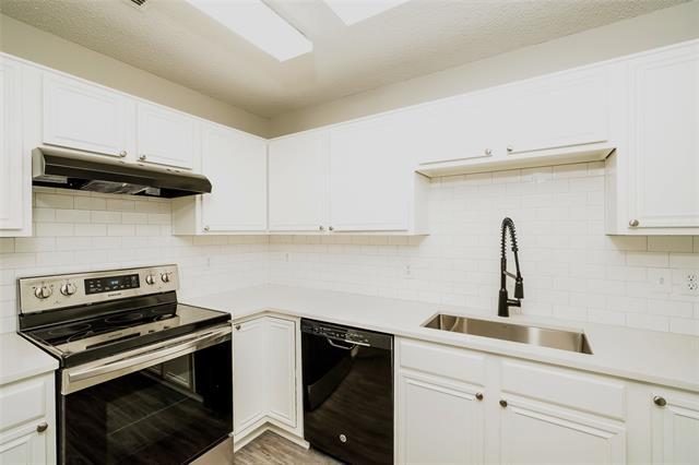 Building Photo - 4201 S Coral Springs Dr