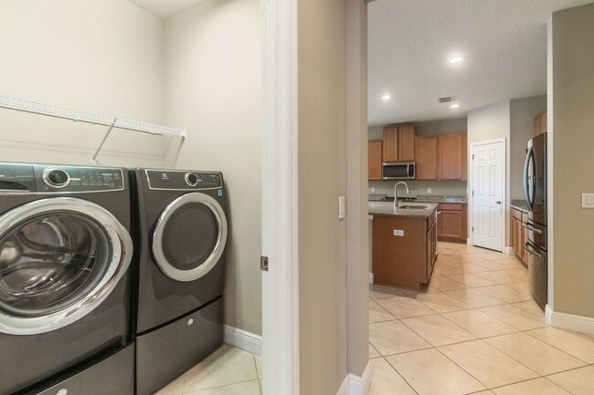 Building Photo - 32628 Harmony Oaks Dr