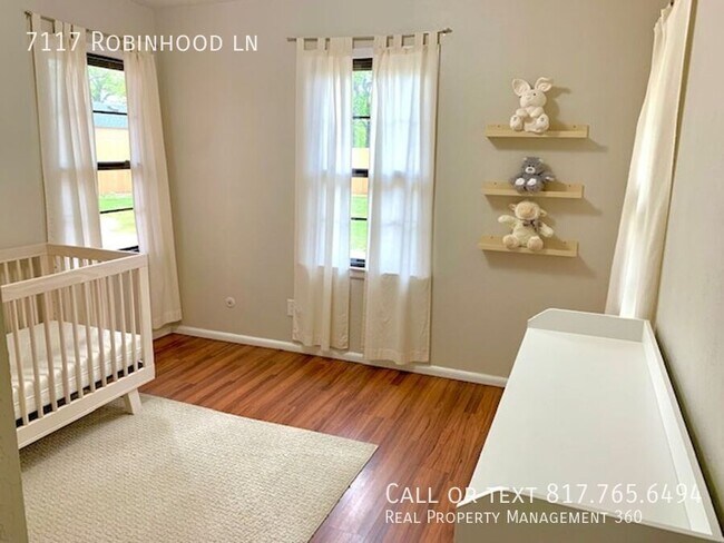 Building Photo - 7117 Robinhood Ln