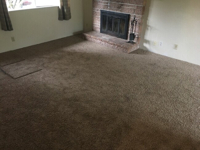 Building Photo - 1754 Rainbow Loop