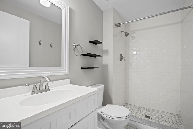 Building Photo - 5863 Jackson Oak Ct