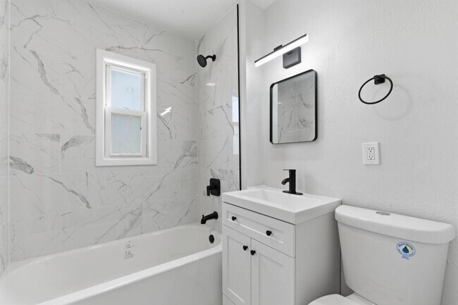 Building Photo - 4466 Gatewood Pl