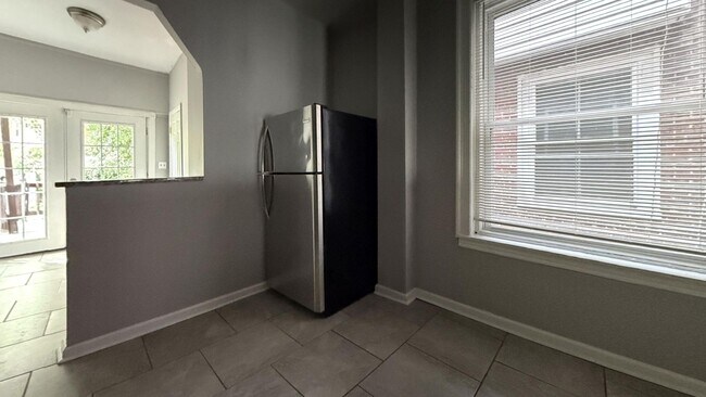Building Photo - 4BR Home with Exposed Beams & Private Deck in Germantown