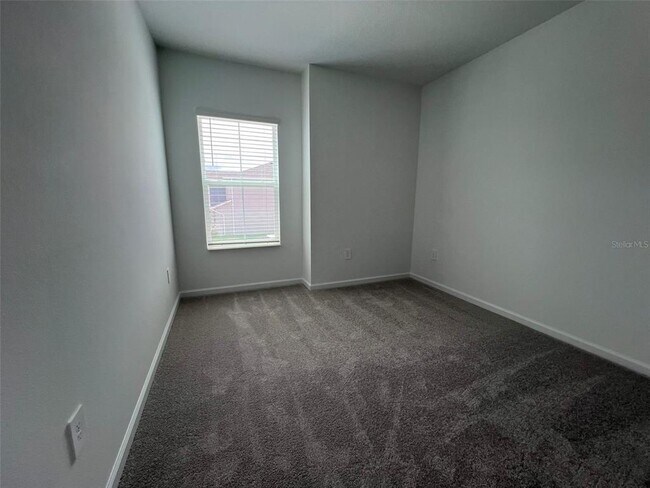 Building Photo - 3066 Chantilly Dr