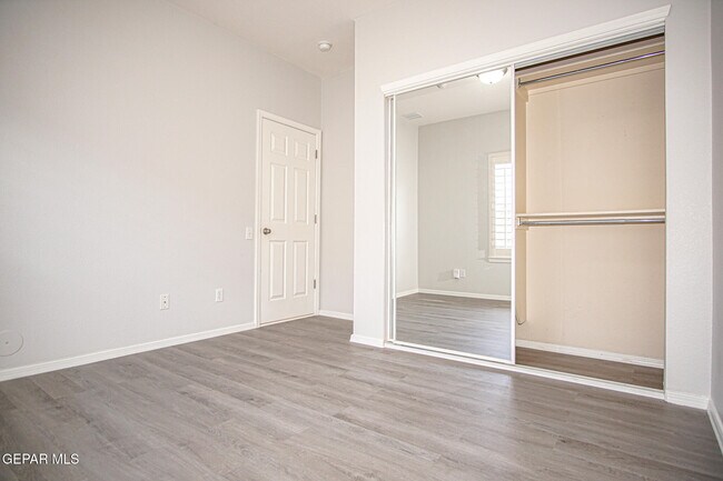 Building Photo - 5902 Redstone Mesa Ct