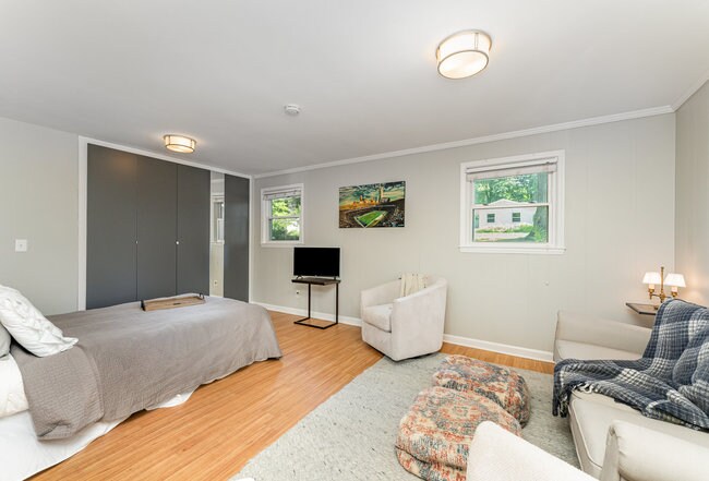 Building Photo - 4014 Sulkirk Rd