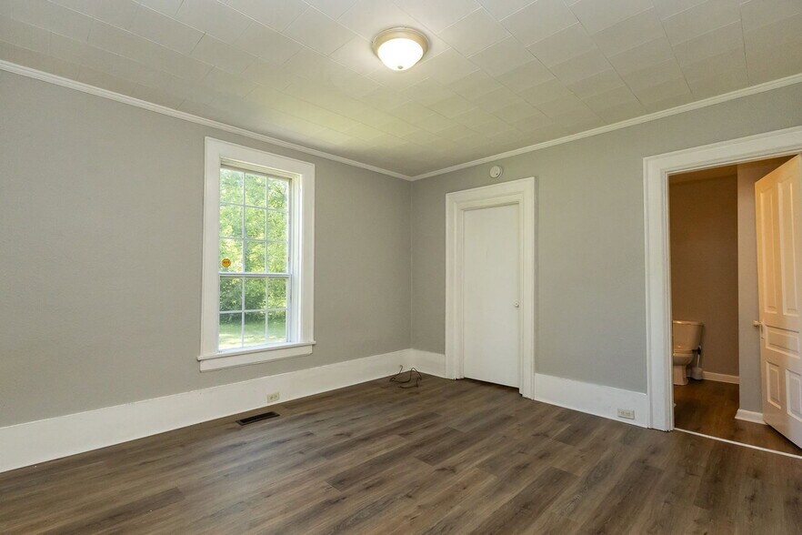 Building Photo - 4028 Highland Ave