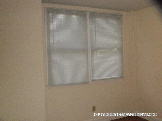 Building Photo - 550 E 3rd St