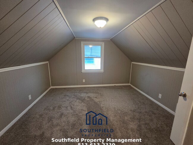 Building Photo - 319 Main Ave