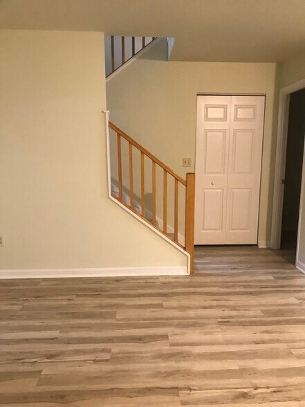 Building Photo - 2105 Wexford Rd