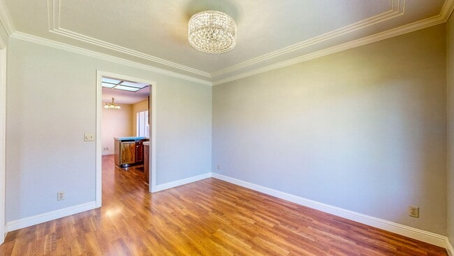 Building Photo - Well Maintain West Side Single Story 3 bedroom 2 bathroom home with 2 car garage