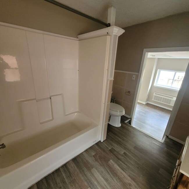 Building Photo - 400 E Park Pl