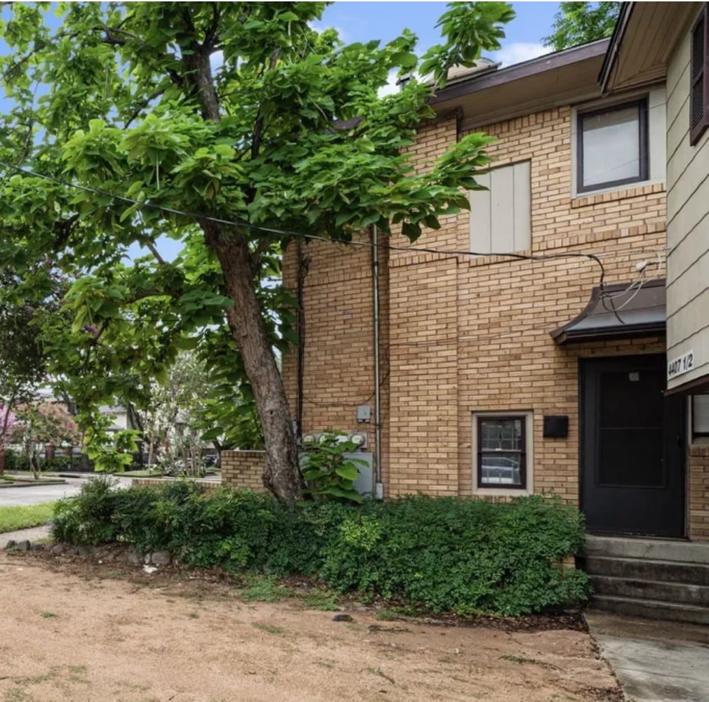 External - 4407 Stanford St
