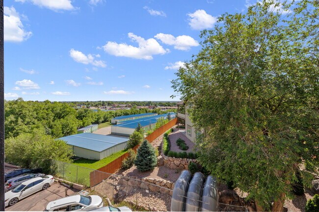 Building Photo - 777 Saturn Dr
