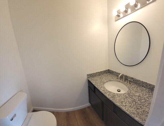 Building Photo - 1901 Nancy Ct