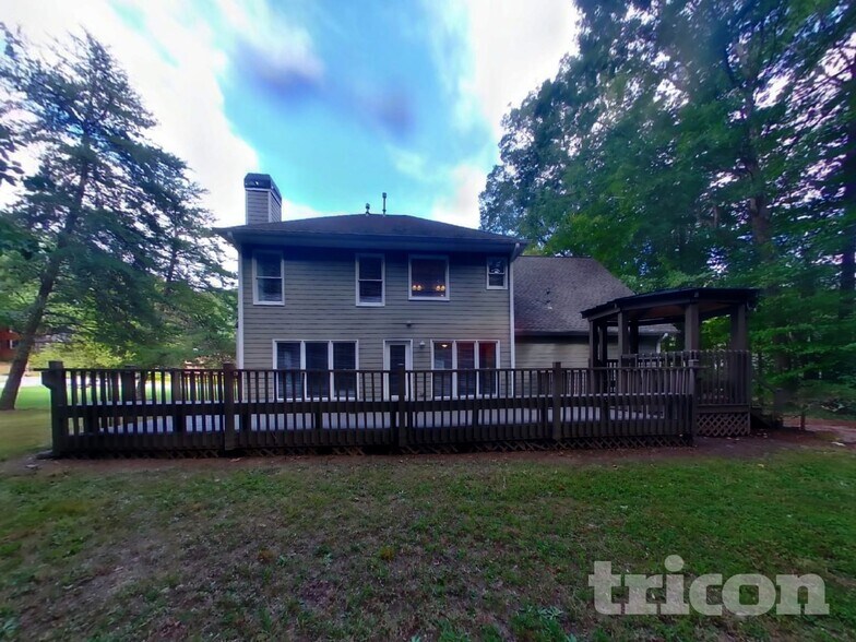 Building Photo - 1471 Pine Springs Dr NW