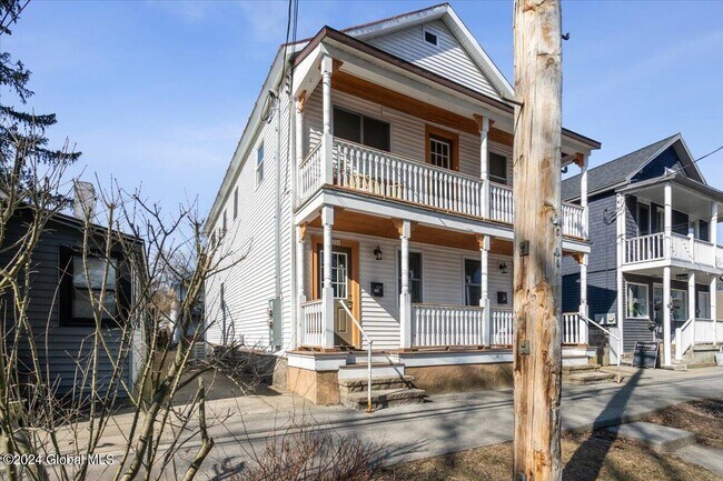 Building Photo - 53 Beekman St