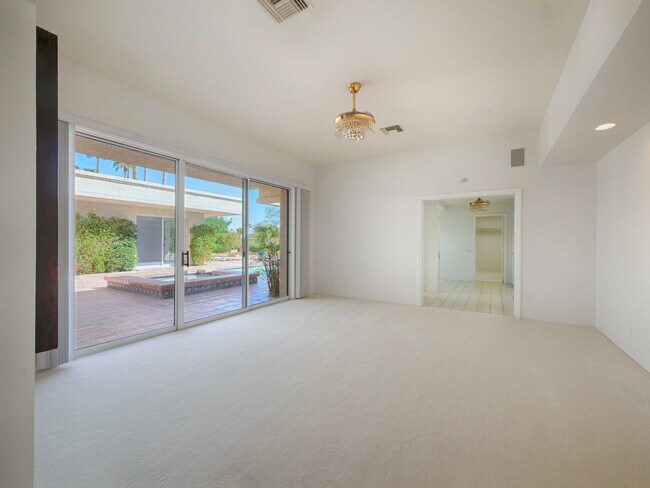 Building Photo - 48600 Shady View Dr