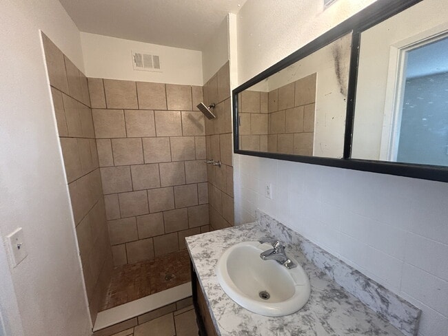 Building Photo - 2742 68th St