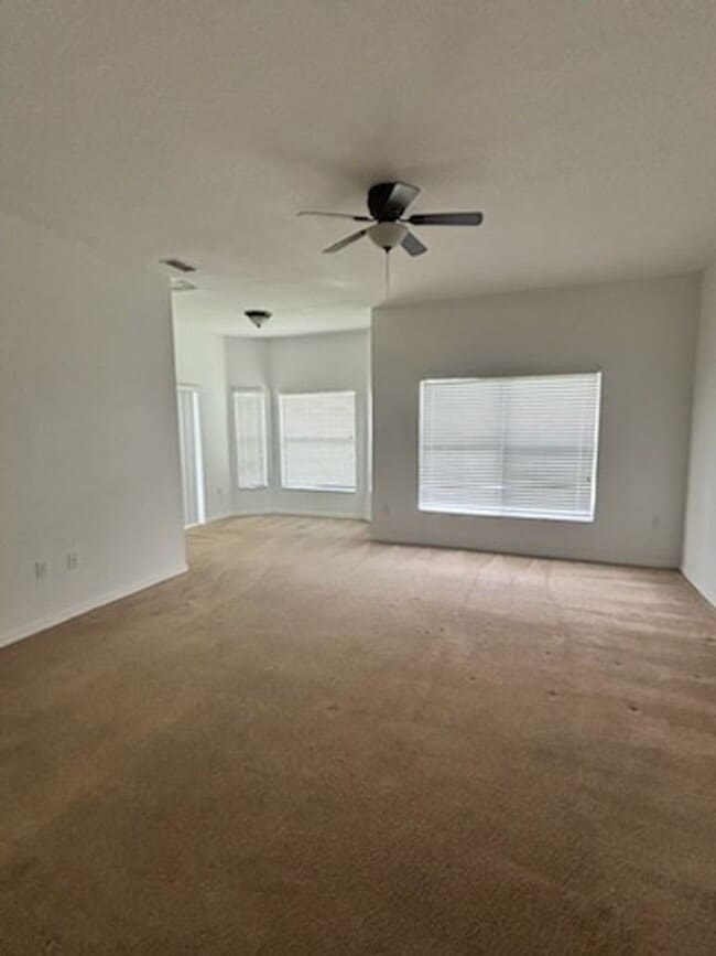 Building Photo - Bellalago Home