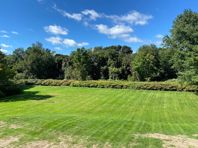 Building Photo - 83 S Main St