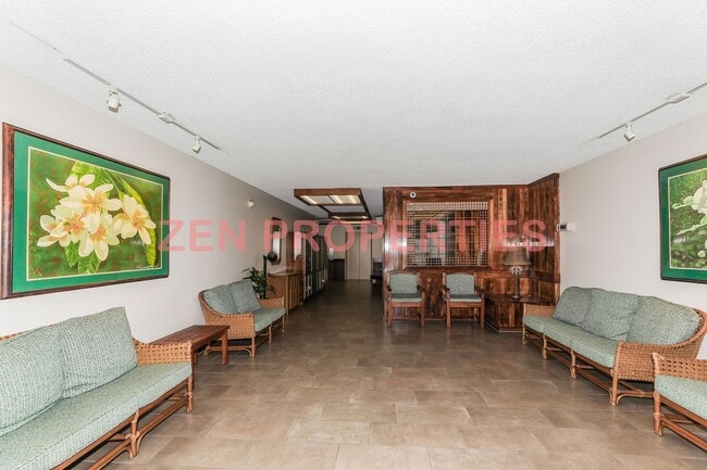 Building Photo - 2 bedroom, 2 bath & 1 parking for rent at Royal Court