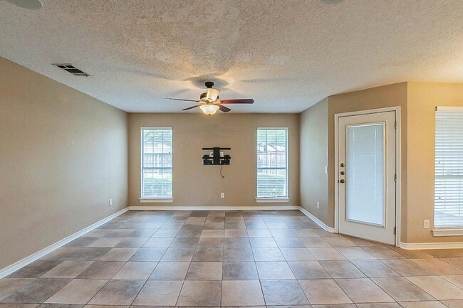 Building Photo - 4415 Haverhill Ln