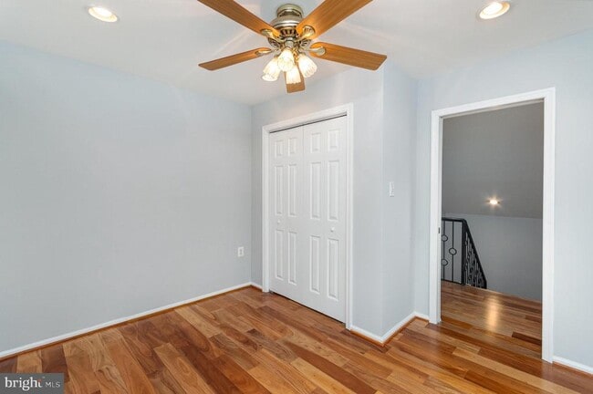 Building Photo - 15090 Holleyside Dr