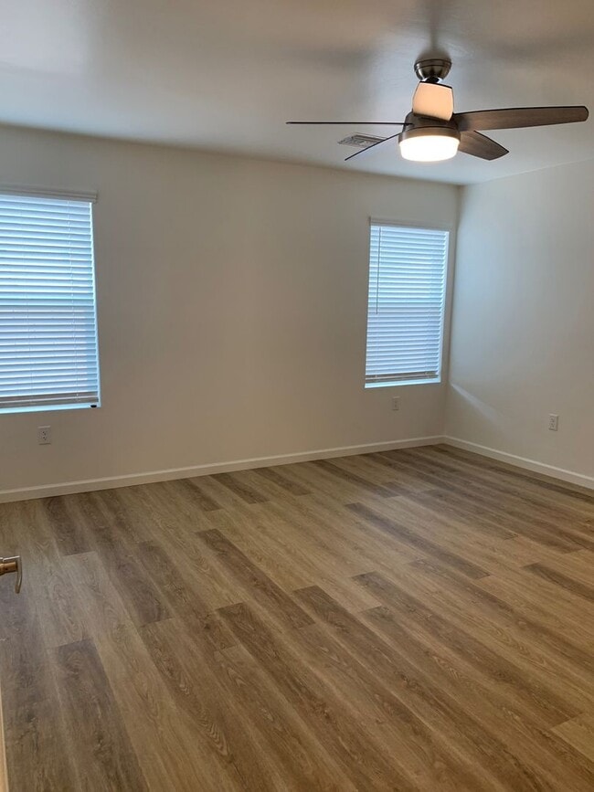 Building Photo - 2414 South Dr