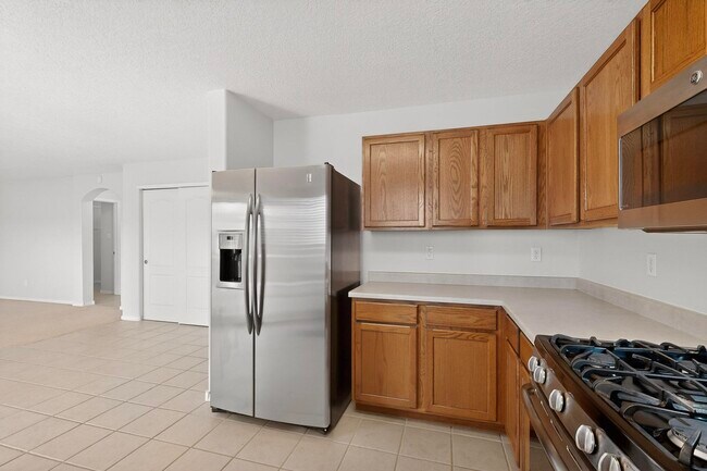 Building Photo - 2713 Violeta Cir SE