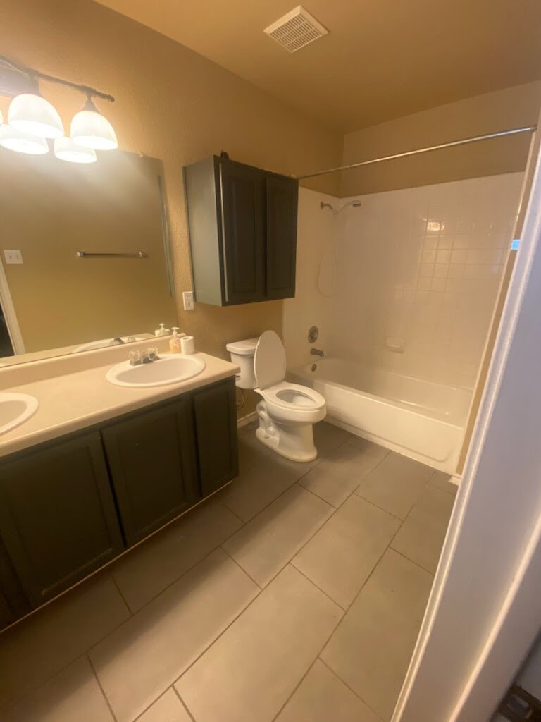 Master Bathroom - 100 Hunter Rex Way