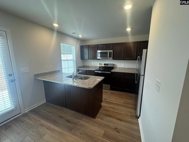 Building Photo - 141 Carr Ln